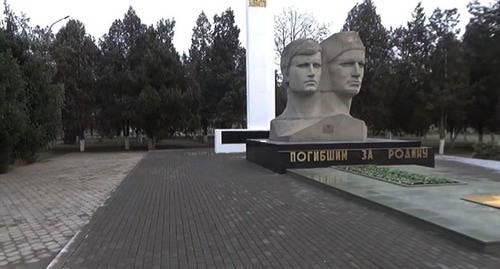 Памятник погибшим в Великой Отечественной войне после реставрации. Скриншот видео https://www.youtube.com/watch?v=SSq_so6nKnE