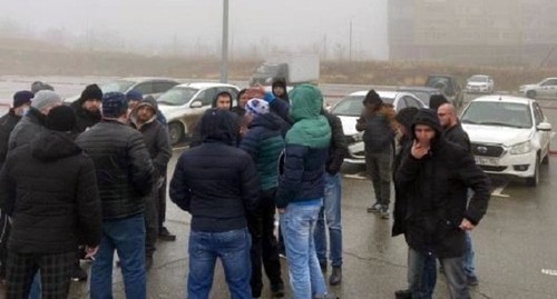 Акция  водителей такси в Волгограде  Кадр видео: YouTube.com / Платформа  Солидарности https://www.youtube.com/watch?v=tjqYdZipP7o
 
 