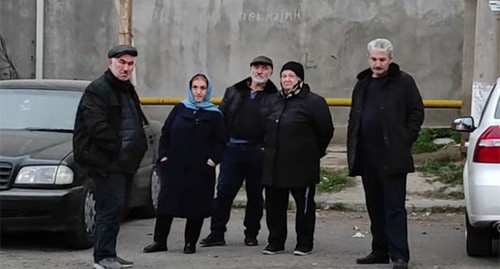 Родственники  Салеха Рустамова присоединились к голодовке. Скриншот видео Turan İnformasiya Agentliyi https://www.youtube.com/watch?v=OjddH_gVLew
