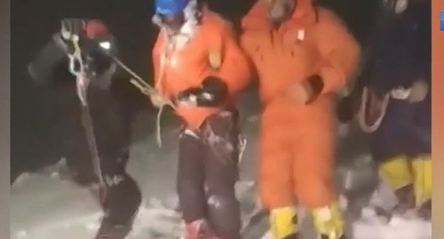 Участники трагического  восхождения на Эльбрус. Кадр видео https://smotrim.ru/article/2619562