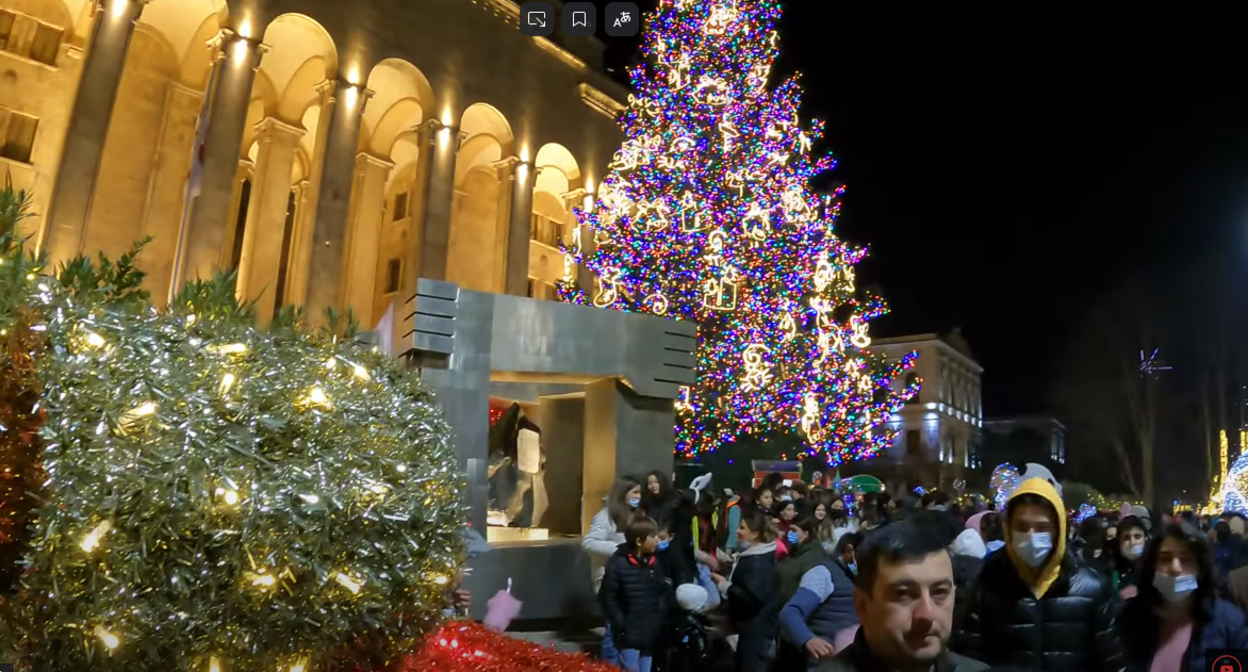 Тбилиси в новогоднюю ночь. Кадр видео 
DJ VIRUS https://www.youtube.com/watch?v=6WdwB3gDtZE