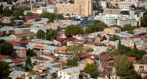Тбилиси. Фото Мостафамераджи  https://commons.wikimedia.org/wiki/Category:Tbilisi