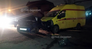 Три человека пострадали при ДТП с участием скорой помощи в Дагестане