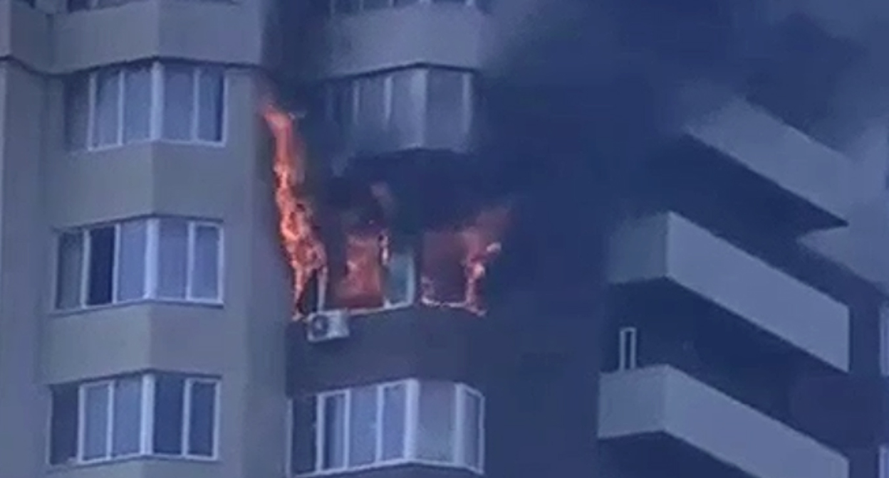 Пожар в 17-этажном доме в Анапе. Кадр видео: instagram.com/agorbachev.official

