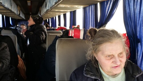 В прибывших в Ростовскую область из Луганска автобусах в основном женщины и дети. Фото Сергея Снежина для «Кавказского узла»