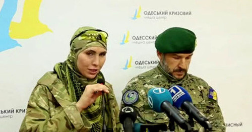 Лидеры одного из чеченских батальонов Амина Окуева и Иса Мунаев в 2014 году. Фото: стоп-кадр видео - http://www.youtube.com/watch?v=L54NTpenCkM