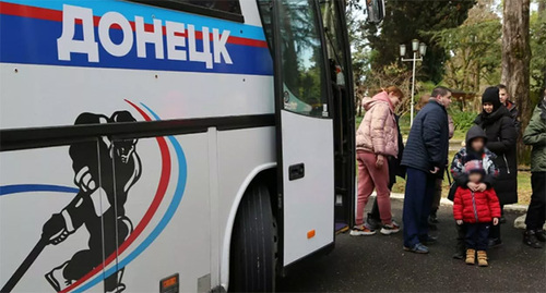 Жители Донбасса прибыли в Абхазию. Фото: пресс-служба МЧС Абхазии