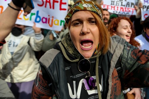 Участница акции протеста. Фото Азиза Каримова для "Кавказского узла".