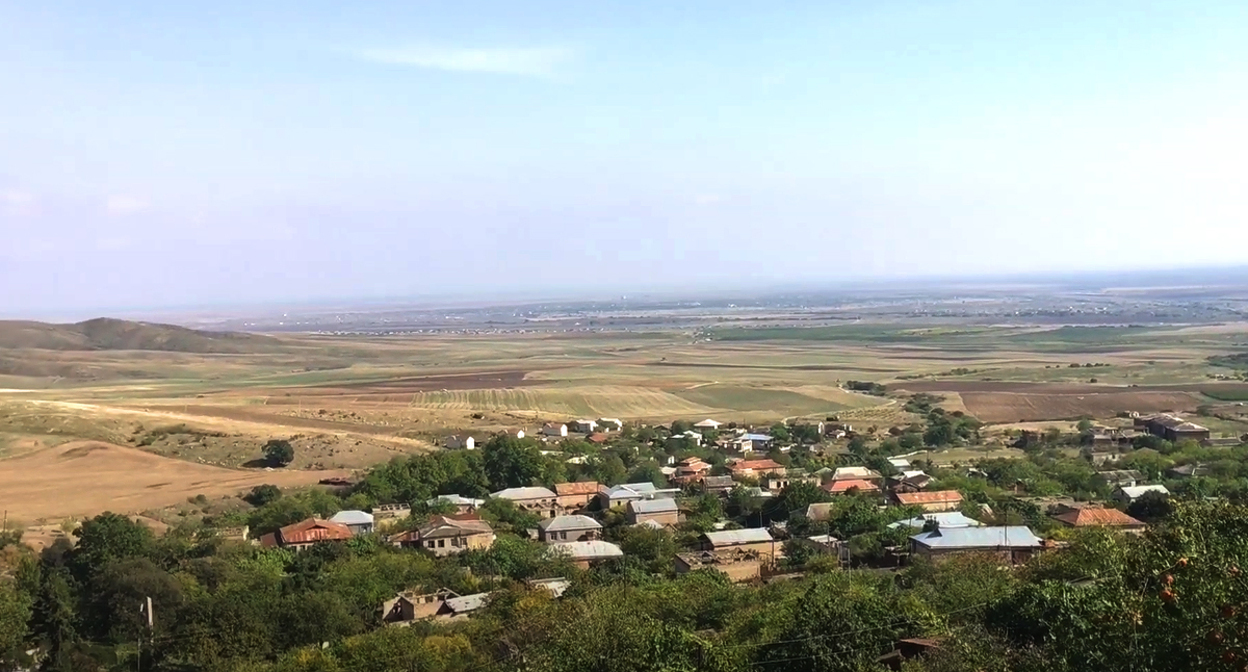 Село Храморт Нагорного Карабаха. Кадр видео 
Sergey Andreev https://www.youtube.com/watch?v=nPHstiPx2ec&t=187s