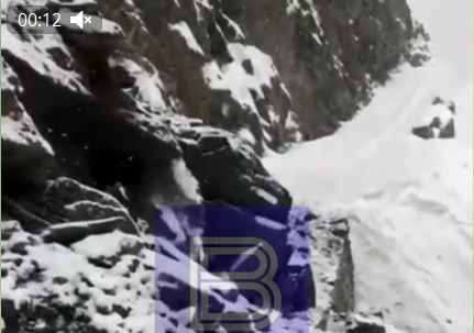 Последствия камнепада в горах в Дагестане. Скриншот кадра видео в Telegram-канале ГТРК "Дагестан". https://t.me/gtrkdagestan/1905