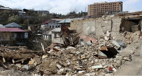 Жилой дом в Степанакерте, разрушенный при обстрелах осенью 2020 года. 6 апреля 2021 года. Фото Алвард Григорян для "Кавказского узла"