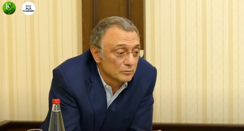 Сулейман Керимов. Стопкадр из видео https://www.youtube.com/watch?v=g2Hkv67EtkQ