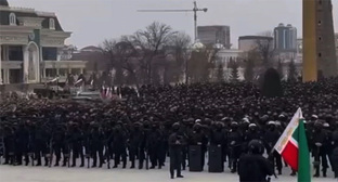 Кадыров заявил об отправке на Украину тысячи добровольцев
