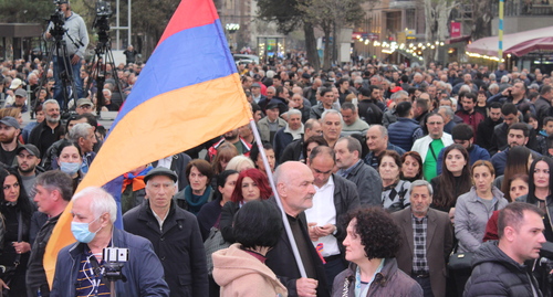 Участники акции оппозиции в Ереване 5 апреля 2022 года. Фото Армине Мартиросян для «Кавказского узла»