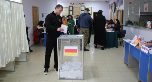 Избирательный участок № 8 в Цхинвале. 10 апреля 2022 года. Фото Марии Абайти для "Кавказского узла".