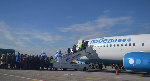 Посадка пассажиров в самолет компании "Победа" в аэропорту Нальчика. http://nalchik-airport.ru/wp-content/uploads/2016/11/spb-nalchik-1.jpg