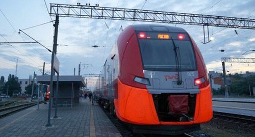 Поезд. Фото пресс-служба РЖД,  http://krasnodarvseti.ru/iz-novorossiyska-v-rostov-na-donu-zapu/