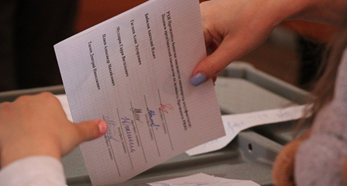 На избирательном участке в Цхинвале. Фото Марии Абайти для "Кавказского узла"