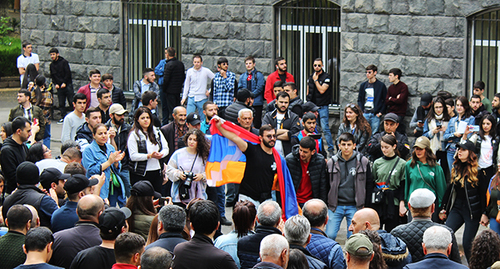 Участники акции. Ереван, 3 мая 2022 г. Фото Тиграна Петросяна для "Кавказского узла"