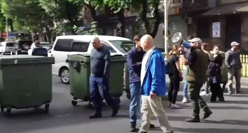 Противники Пашиняна перекрыли улицы в Ереване. Кадр видео 
NEWS AM https://www.youtube.com/watch?v=KZSYLsi0WFk