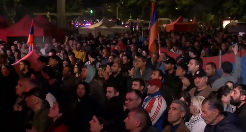Участники акции протеста в Ереване, стоп-кадр видео канала News Am https://www.youtube.com/watch?v=XE51u7zx_HE