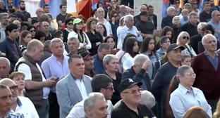 Акция протеста в Ереване. Скриншот кадра видео https://www.youtube.com/watch?time_continue=706&v=qpt7oFeZ53E&feature=emb_logo