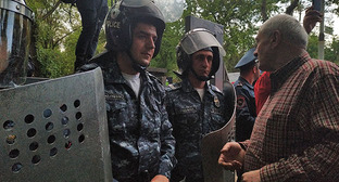 Сотрудники полиции. Ереван. Май 2022 года. Фото Армине Мартиросян для "Кавказского узла"