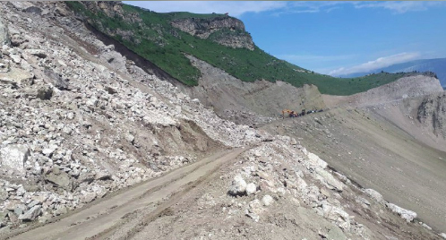 Дорога к селам Ахвахского района перекрыта после камнепада. Фото https://t.me/mintransRD/269