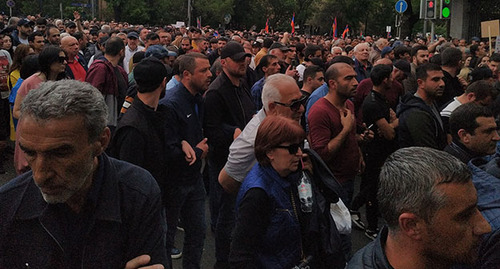 Участники акции протеста. Май 2022 г. Фото Армине Мартиросян для "Кавказского узла"