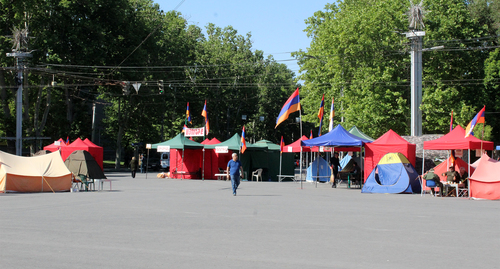 Лагерь протестующих в Ереване. Фото Тиграна Петросяна для "Кавказского узла"
