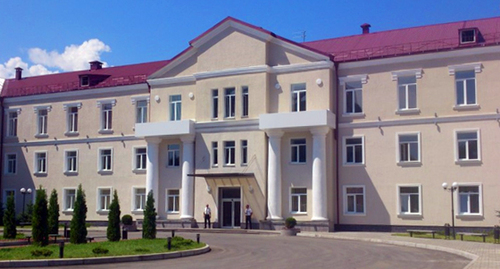 Здание больницы скорой помощи во Владикавказе, где было совершено убийство пациента.  Фото с сайта больницы https://www.kbsmp.ru/o-bolnitse/