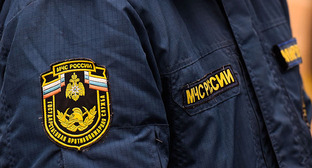 Спасатель МЧС. Фото Елены Синеок, "Юга.ру"