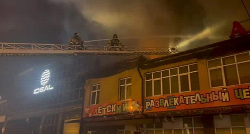 Пожар в ТЦ "Алые паруса". Фото: пресс-служба ГУ МЧС Северной Осетии.