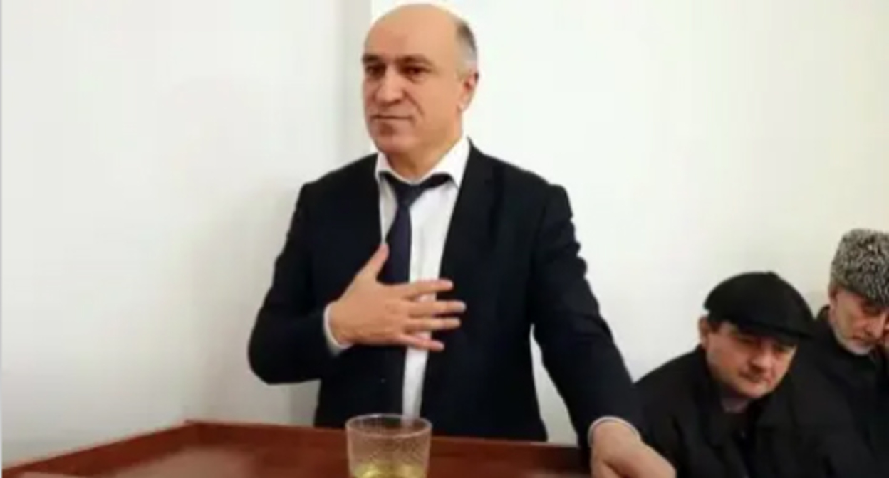 Ахмед Погоров. Кадр видео 
Совет тейпов Республики Ингушетия https://www.youtube.com/watch?v=IzFovZzeCro