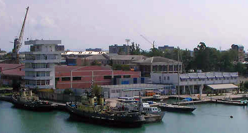 Порт Поти. Фото https://upload.wikimedia.org/wikipedia/commons/7/77/Poti_port.jpg
