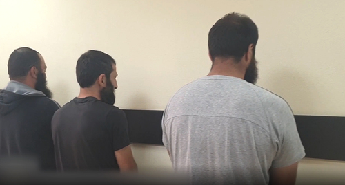ФСБ задержала в Карачаево-Черкесии 11 членов подпольной ячейки ИГИЛ.  Кадр видео © ЦОС ФСБ