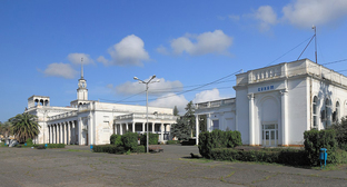Sukhum. Photo Hons084 https://ru.wikipedia.org/wiki/Сухум