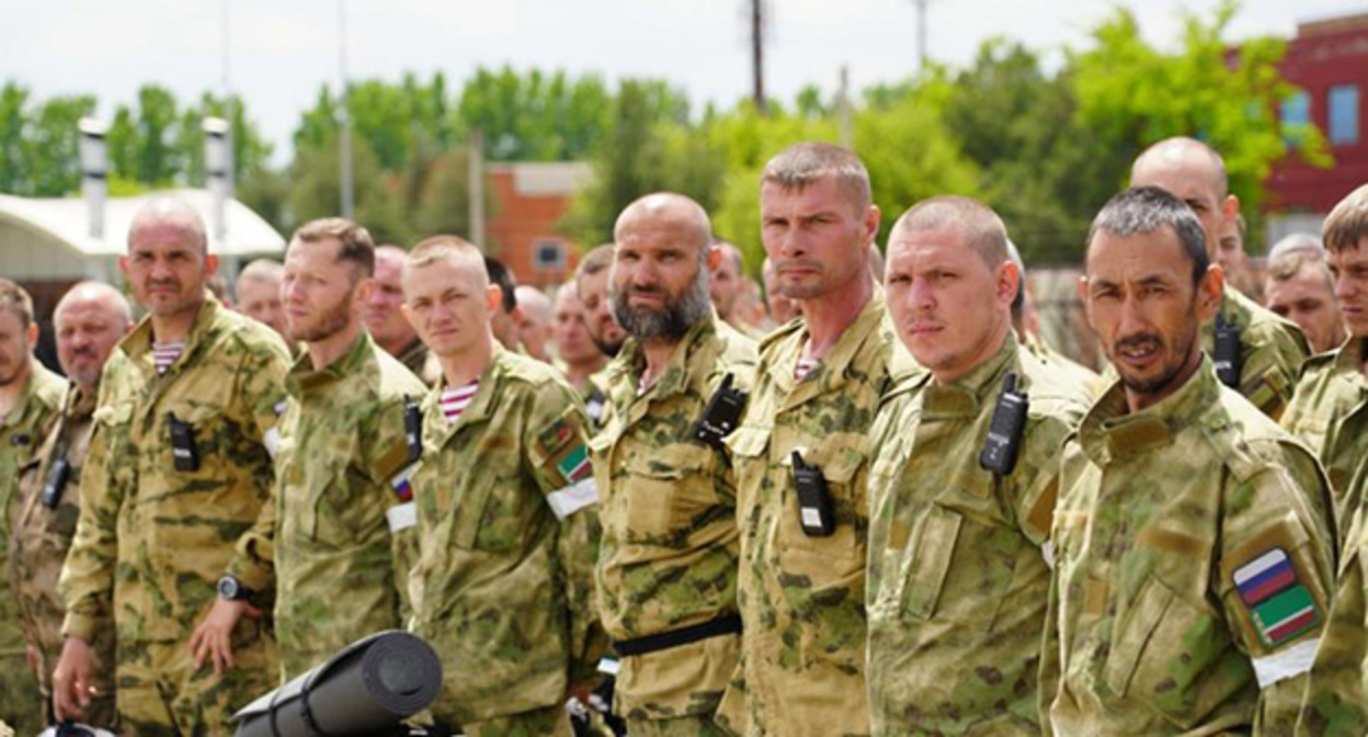 Добровольцы из Чечни перед отправкой на Украину. Фото: https://www.grozny-inform.ru/news/ukraina/139065/