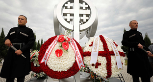 Траурные мероприятия в память о жертвах "Пятидневной войны". Фото администрации правительства Грузии