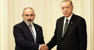 Пашинян (слева) и Эрдоган. Фото: пресс-служба премьер-министра Армении, https://www.primeminister.am/ru/press-release/item/2022/10/06/Nikol-Pashinyan-Recep-Tayyip-Erdogan/#photos[pp_gal_1]/0/