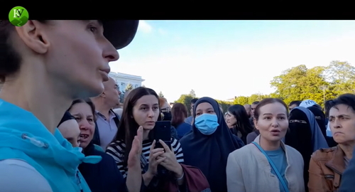 участники акции протеста в Нальчике, стопкадр видео "Кавказского узла", https://www.youtube.com/watch?v=PNvo-9KMwvs 