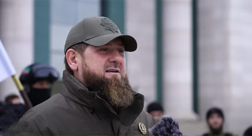 Рамзан Кадыров выступает перед военнослужащими. Скриншот видео https://www.youtube.com/watch?v=TYx5t0KcW-A