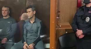 Магомед (слева) и Зиявудин Магомедовы в зале суда. Скриншот видео https://life.ru/p/1541125