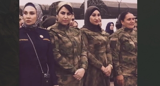 Ролик о готовности чеченских женщин выступить в защиту родины вызвал недоумение комментаторов