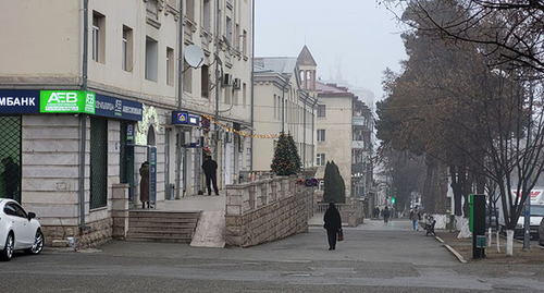 Жители Степанакерта на улицах города. 21 декабря 2022 г. Фото Алвард Григорян для "Кавказского узла"