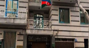 Посольство Азербайджана в Иране. Фото: https://en.mehrnews.com/news/196668/One-killed-two-injured-in-attack-on-Azeri-embassy-VIDEO
