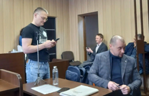 Михаил Беньяш* (слева) в зале суда. Фото Анны Калашниковой для "Кавказского узла", * включен Минюстом в реестр иностранных агентов.