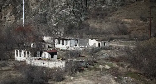 Разрушенные дома в Бердзоре (Лачин). Февраль 2021 года. Фото Азиза Каримова для "Кавказского узла"
