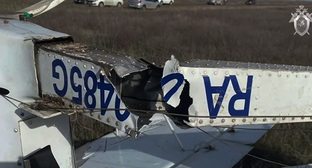 Легкомоторный двухместный самолет "Беркут" RA-0485G потерпел крушение при взлете с поля в поселке Стандартный Среднеахтубинского района. Фото: Северо-Западное следственное Управление на транспорте СК
