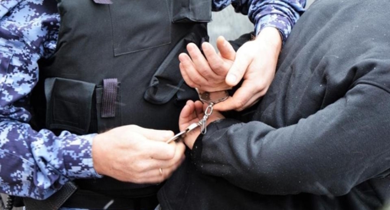 Арест самостоятельный. В Севастополе полиция задержала угонщика автомобиля. Задержание полицейского.